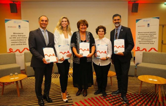 Ministers of Health and senior policy-makers from 10 countries in Eastern Europe and Central Asia (EECA) reaffirm political commitment to scale up the HIV response Ministers of Health and senior policy-makers from 10 countries in Eastern Europe and Central Asia (EECA) reaffirm political commitment to scale up the HIV response