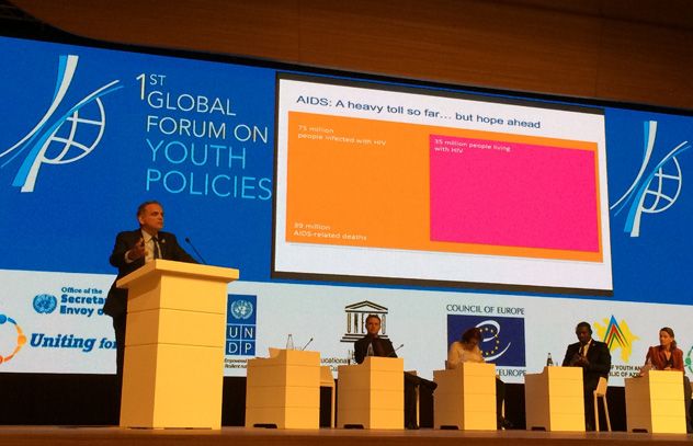 During a session on the guiding principles for youth policy development, UNAIDS Deputy Executive Director Luiz Loures spoke about lessons learned from the AIDS response that can take youth policies forward in the twenty-first century. During a session on the guiding principles for youth policy development, UNAIDS Deputy Executive Director Luiz Loures spoke about lessons learned from the AIDS response that can take youth policies forward in the twenty-first century.
