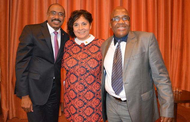 L to R: UNAIDS Executive Director Michel Sidibé, Executive Secretary of the Stop TB Partnership, Lucica Ditiu, and South Africa’s Minister of Health, Aaron Motsoaledi. Round table on tuberculosis, Barcelona, Spain, 30 October 2014. Credit: Stop TB Partner L to R: UNAIDS Executive Director Michel Sidibé, Executive Secretary of the Stop TB Partnership, Lucica Ditiu, and South Africa’s Minister of Health, Aaron Motsoaledi. Round table on tuberculosis, Barcelona, Spain, 30 October 2014. Credit: Stop TB Partner