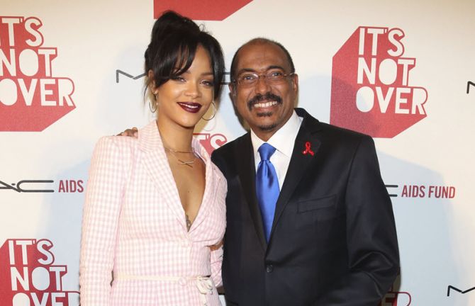 Global musical artist Rihanna joined UNAIDS Executive Director Michel Sidibé and leaders of the M*A*C AIDS Fund at the star-studded Hollywood opening of a new documentary film focused on how the AIDS epidemic is affecting young people across the world. Global musical artist Rihanna joined UNAIDS Executive Director Michel Sidibé and leaders of the M*A*C AIDS Fund at the star-studded Hollywood opening of a new documentary film focused on how the AIDS epidemic is affecting young people across the world.