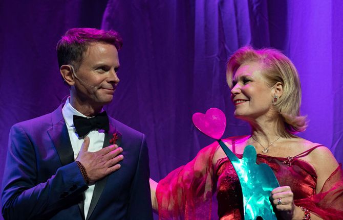 The Desert AIDS Project has awarded its prestigious Science and Medicine Award to UNAIDS. The award was presented to the Deputy Executive Director, Management and Governance, of UNAIDS, Gunilla Carlsson, at the 25th Annual Steve Chase Humanitarian Awards The Desert AIDS Project has awarded its prestigious Science and Medicine Award to UNAIDS. The award was presented to the Deputy Executive Director, Management and Governance, of UNAIDS, Gunilla Carlsson, at the 25th Annual Steve Chase Humanitarian Awards