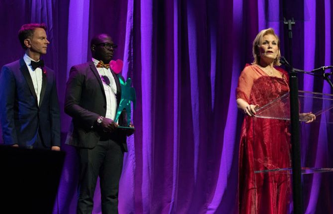 The Desert AIDS Project has awarded its prestigious Science and Medicine Award to UNAIDS. The award was presented to the Deputy Executive Director, Management and Governance, of UNAIDS, Gunilla Carlsson, at the 25th Annual Steve Chase Humanitarian Awards The Desert AIDS Project has awarded its prestigious Science and Medicine Award to UNAIDS. The award was presented to the Deputy Executive Director, Management and Governance, of UNAIDS, Gunilla Carlsson, at the 25th Annual Steve Chase Humanitarian Awards