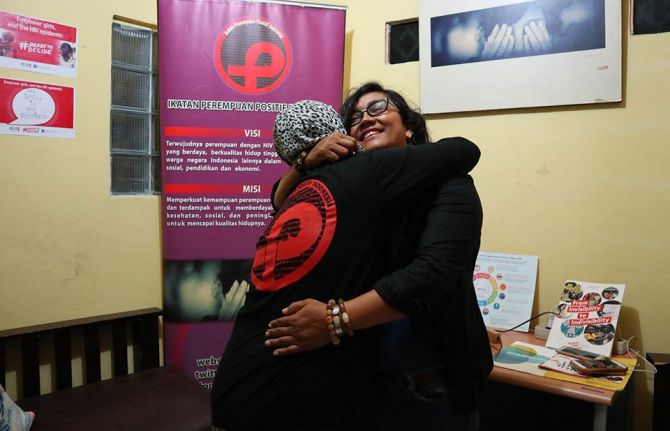Strengthening services for violence against women and HIV in Indonesia Strengthening services for violence against women and HIV in Indonesia