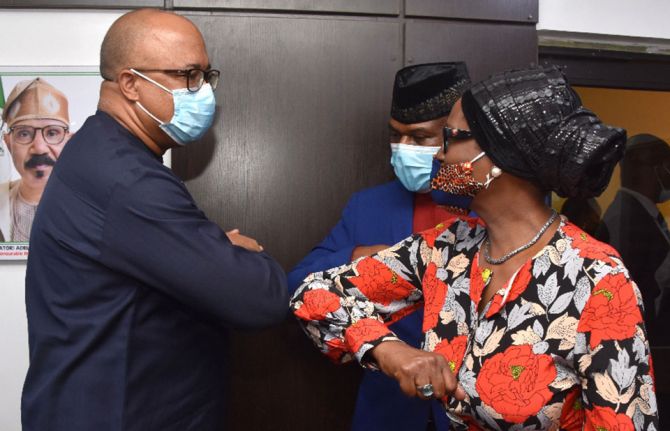 Director General of the Nigeria Centre for Disease Control (NCDC) Dr. Chikwe Ihekweazu welcoming the UNAIDS Executive Director Winnie Byanyima, during her visit to the Federal Ministry of Health in Abuja on Monday, 9 March 2021. Credit: UNAIDS/A.Alabi Director General of the Nigeria Centre for Disease Control (NCDC) Dr. Chikwe Ihekweazu welcoming the UNAIDS Executive Director Winnie Byanyima, during her visit to the Federal Ministry of Health in Abuja on Monday, 9 March 2021. Credit: UNAIDS/A.Alabi