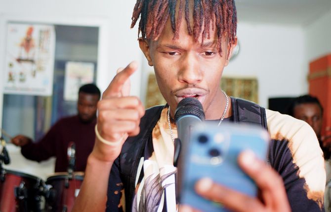Popular and dedicated singer Samba Peuzzi calls for ending HIV infections among children Popular and dedicated singer Samba Peuzzi calls for ending HIV infections among children