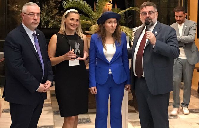 100% Life, a Ukrainian community-based organization 100% Life, a Ukrainian community-based organization