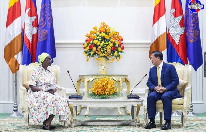 H.E. Prime Minister Samdech Thipadei Hun Manet thanked the United Nations for its support of Cambodia’s socio-economic development and expressed appreciation for UNAIDS’ active role in strengthening its HIV response. H.E. Prime Minister Samdech Thipadei Hun Manet thanked the United Nations for its support of Cambodia’s socio-economic development and expressed appreciation for UNAIDS’ active role in strengthening its HIV response.