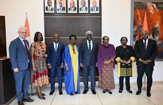 Prime Minister Beugré Mambé for his personal leadership in the 🇨🇮 HIV response and for the country's resolute response to the current funding crisis: commitment to increase domestic funding of HIV & public health.