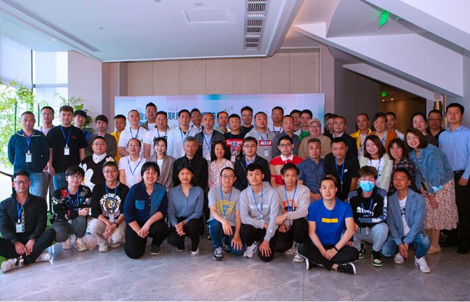 At the Seminar on Social Organization’s Involvement in Internet-Based HIV/AIDS Prevention, held in Chengdu, China, more than 60 representatives of 45 community-based organizations came together for two days to discuss how to utilize technology and innovat At the Seminar on Social Organization’s Involvement in Internet-Based HIV/AIDS Prevention, held in Chengdu, China, more than 60 representatives of 45 community-based organizations came together for two days to discuss how to utilize technology and innovat