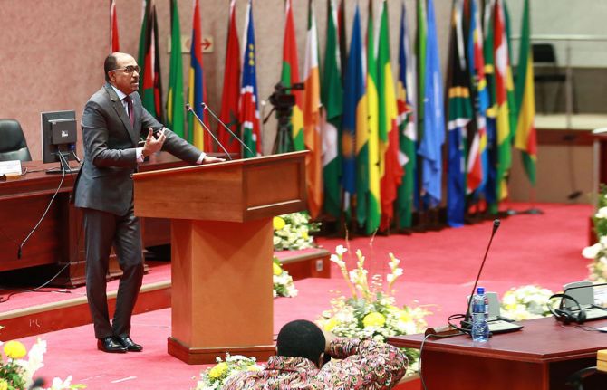 Michel Sidibé, the UNAIDS Executive Director, addressed the Pan African Parliament on 9 May to urge its members to express their firm commitment and determination to end the AIDS epidemic and deliver on the Abuja Declaration and the plan of action on achi Michel Sidibé, the UNAIDS Executive Director, addressed the Pan African Parliament on 9 May to urge its members to express their firm commitment and determination to end the AIDS epidemic and deliver on the Abuja Declaration and the plan of action on achi