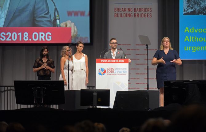 The 22nd International AIDS Conference opened on 23 July in Amsterdam, Netherlands. Under the theme “Breaking barriers, building bridges”, the conference will draw attention to the need of rights-based approaches to more effectively reach key populations. The 22nd International AIDS Conference opened on 23 July in Amsterdam, Netherlands. Under the theme “Breaking barriers, building bridges”, the conference will draw attention to the need of rights-based approaches to more effectively reach key populations.