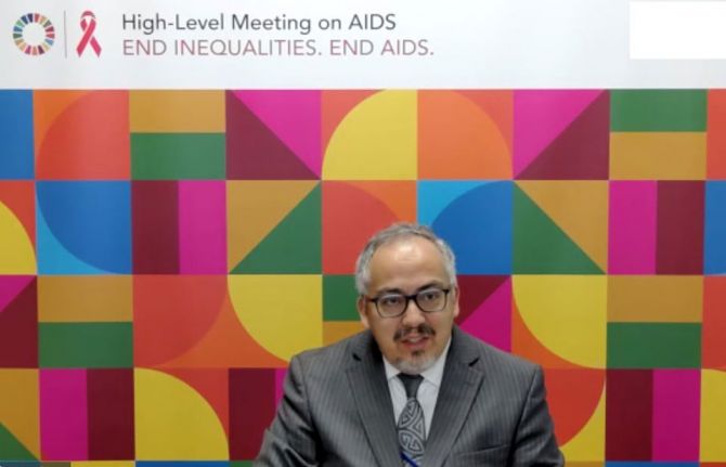 The Director of the UNAIDS New York Liaison Office, César Núñez, noted that in the response to both HIV and COVID-19, the role of communities is clear. “The response must include a key role for civil society at the table when frameworks are being put toge The Director of the UNAIDS New York Liaison Office, César Núñez, noted that in the response to both HIV and COVID-19, the role of communities is clear. “The response must include a key role for civil society at the table when frameworks are being put toge