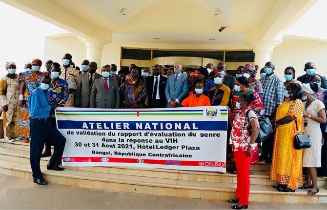 Group photo with participants at national workshop on HIV and gender.JPG Group photo with participants at national workshop on HIV and gender.JPG