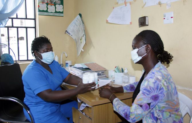Delivering antiretroviral medicines to homes in Côte d’Ivoire and Nigeria Delivering antiretroviral medicines to homes in Côte d’Ivoire and Nigeria