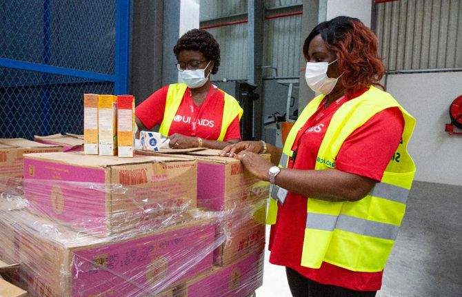 UNDP and UNAIDS support more than 300 pregnant and breastfeeding women living with HIV in Abidjan UNDP and UNAIDS support more than 300 pregnant and breastfeeding women living with HIV in Abidjan