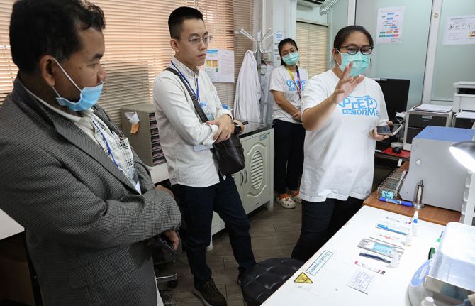 RSAT Assistant Laboratory Director Somporn Saiwaew (right) speaks with journalists. RSAT Assistant Laboratory Director Somporn Saiwaew (right) speaks with journalists.